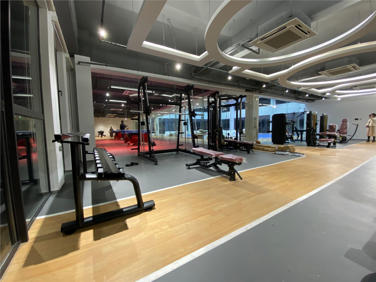 东翼新材料控股有限公司