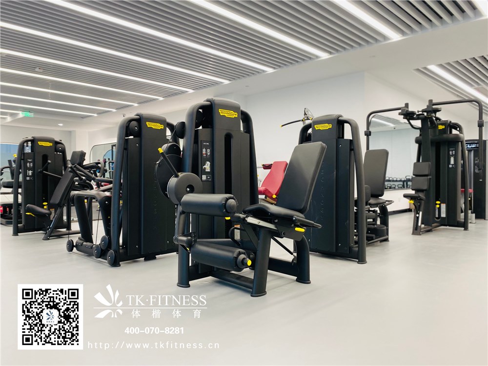 常见健身房运动器材——史密斯训练器